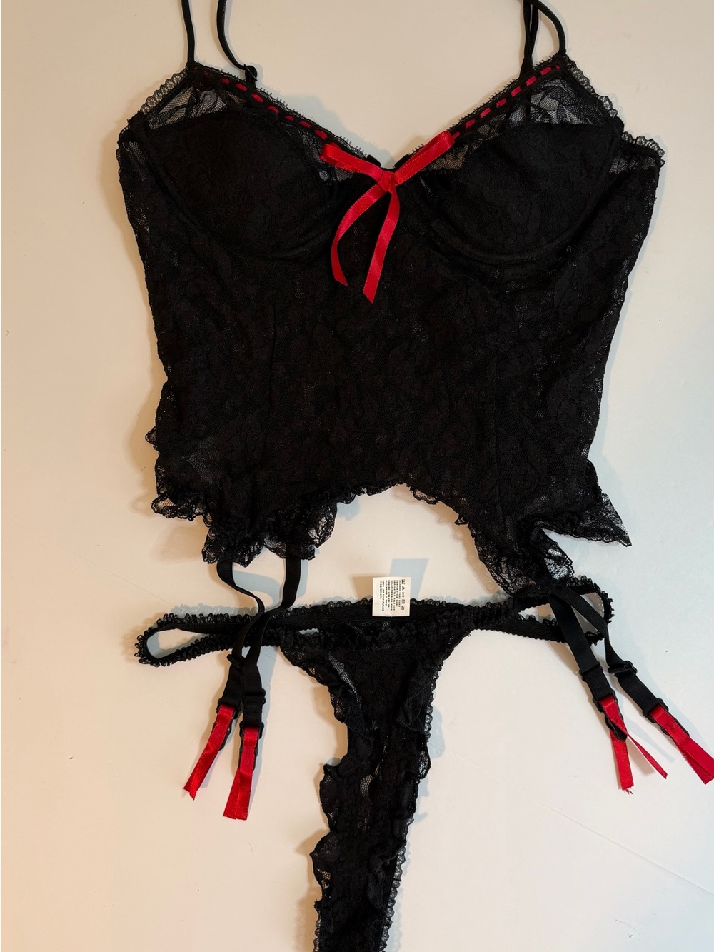 NWOT Sexy Mayela LG two Piece Corset Garter w/Matching Thong Black w/red Ribbon